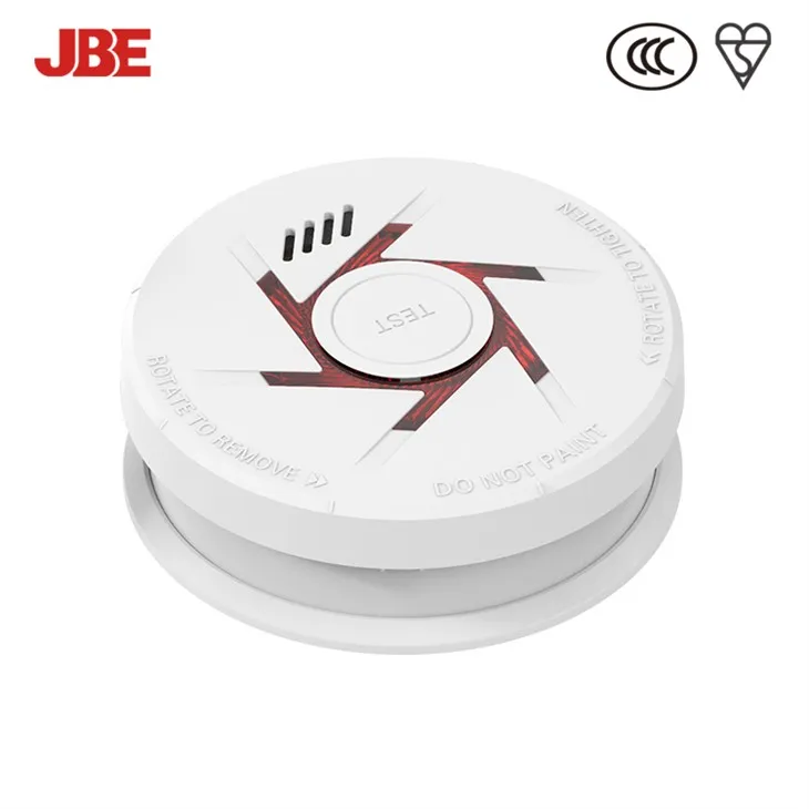 शक्तिशाली स्मोक डिटेक्टर